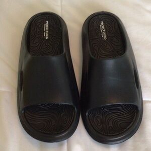 Project Cloud - Men’s Black Slip-On Rubber Slides